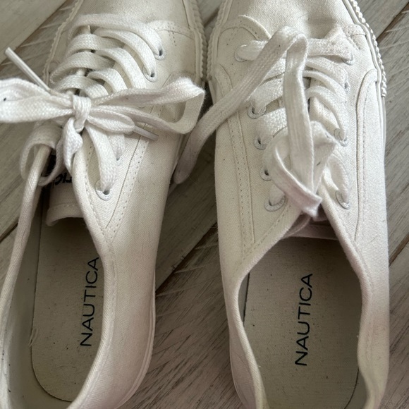 Nautical white sneakers size 8 - Picture 3 of 5